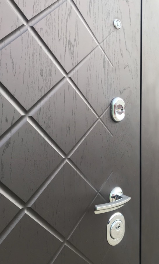 Входная металлическая дверь Regidoors Президент Luxe c зеркалом